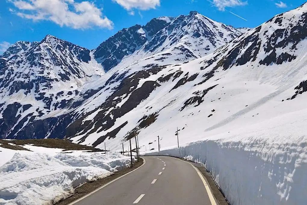Discover the Magical Beauty of Manali